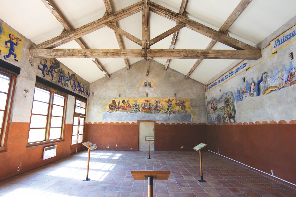 Dans la salle des gardiens, les peintres prisonniers ont donné libre cours à leur imagination.
