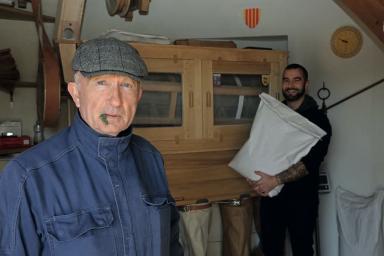 deux hommes, l'un plus âgé que l'autre - Agrandir l'image, fenêtre modale