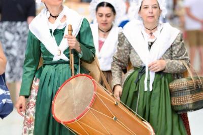 Le public au premier salon Préférence Provence - Agrandir l'image 24 sur 30, fenêtre modale
