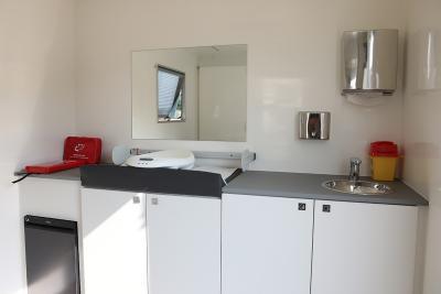 Vue de l'aménagement intérieur du Bus PMI - Agrandir l'image 2 sur 2, fenêtre modale