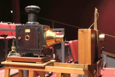 appareil de projection noir et laiton - Agrandir l'image 1 sur 6, fenêtre modale