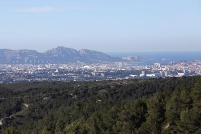Le col Sainte-Anne offre une vue époustouflante sur Marseille et la Méditerrannée. - Agrandir l'image 1 sur 5, fenêtre modale