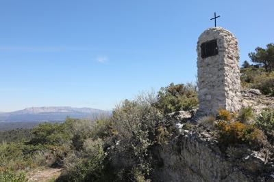 Des oratoires jalonnent le chemin, dont certains ont été restaurés avec l'aide du Département. - Agrandir l'image 5 sur 5, fenêtre modale