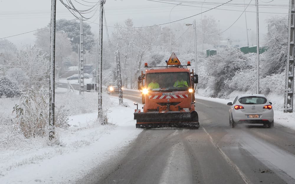 Neige et verglas : 300 agents des routes sur le pont